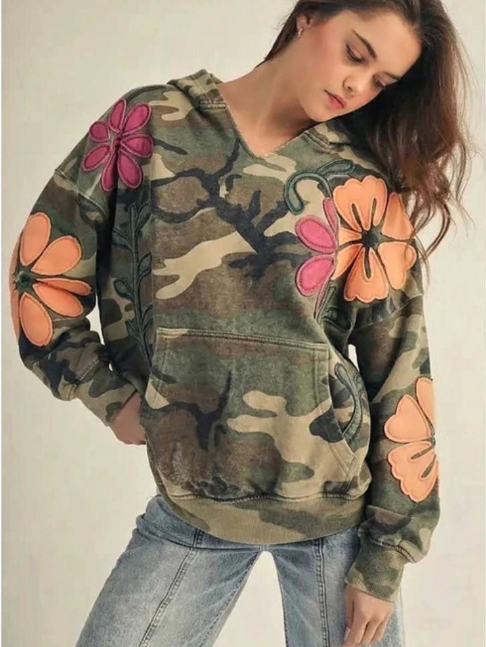 IVE Flowers APPLIQUÉ camo
Hoodie Green & Pink